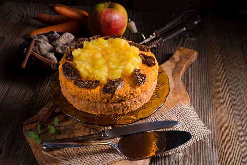 Veganska korenčkova torta